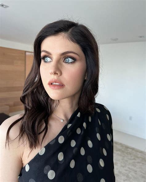 Alexandra daddario sexiest scenes - ALEXANDRA DADDARIO'S SHOCKING SEX SCENE PAST. ... Her X-rated sexiest pictures and videos; Beauty. ... Chicken Run 2's wild behind the scenes included ‘chicken sunbeds’ for quarantine.
